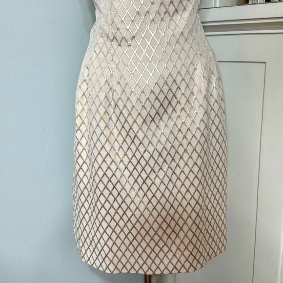 White House Black Market Cream & Gold Metallic Print Fit & Flare Dress Size 16 - Picture 4 of 9